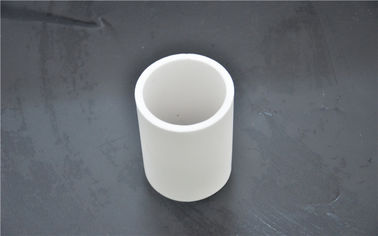 Color blanco del tubo de cerámica del óxido de aluminio de la resistencia térmica para la industria