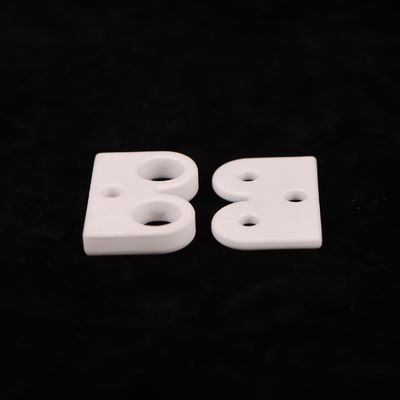 25-35 W/mK Conductividad Térmica Cerámica de Óxido de Aluminio La Combinación Perfecta para Productos Duros y Blancos