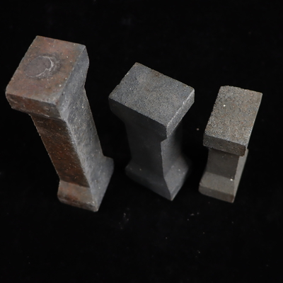 Los postes de horno de forma de ladrillo con porosidad aparente del 7-8% y carburo de silicio duradero