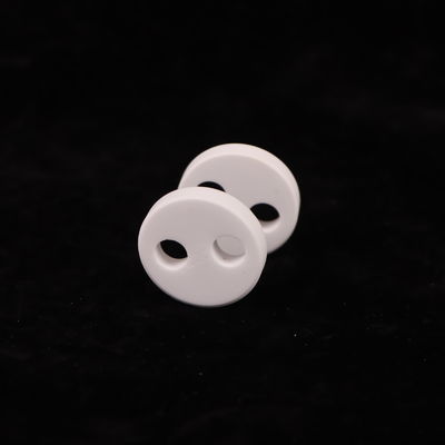 Expansión térmica 8.9 X 10-6/K Cerámica de alumina para resistencia dieléctrica y rendimiento óptimo