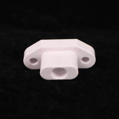 Cerámica de óxido de aluminio blanco con alta resistencia dieléctrica de 18-20 KV/mm y módulo de Young de 200-400 GPa