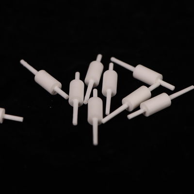 10.3 X 10 -6/K Coeficiente de expansión térmica Óxido de cerámica de circonio Duradero y resistente para aplicaciones industriales