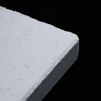 Buena resistencia al choque térmico Corindón Estantes de horno con resistencia a temperaturas de hasta 1700 ° C y espesor personalizado para muebles de horno