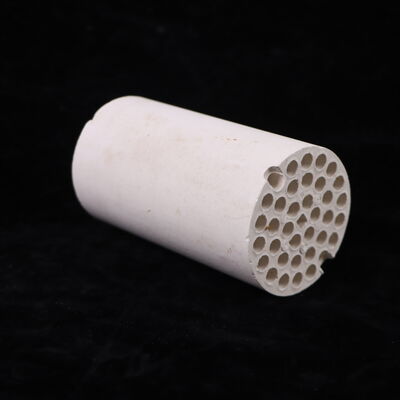 Densidad de 3.75 a 3.9 gramos por centímetro cúbico de cerámica de óxido de aluminio Resistencia a la compresión superior a 3000 MPa Resistencia a la flexión de 200 a 400 MPa