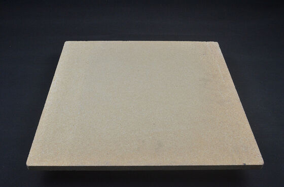 Estantes de horno de cordierita y mullita con bordes lisos para cocción, ofreciendo rendimiento en hornos de cerámica y alfarería