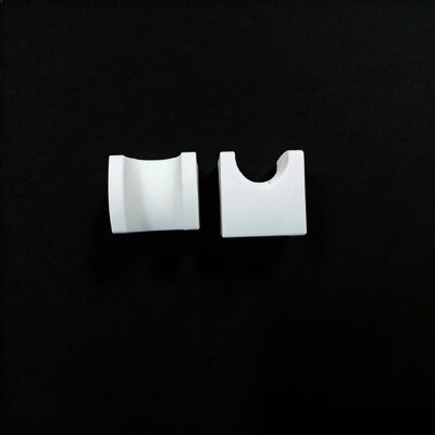 Módulo de Young 200 a 400 GPa Cerámica de alúmina que proporciona resistencia dieléctrica de 18 a 20 KV/mm para componentes de alta durabilidad