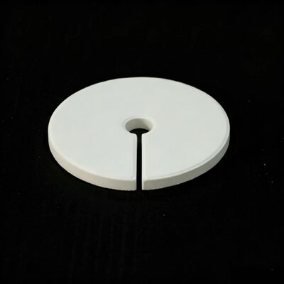 Constante dieléctrica 6 a 7 Mullite Cerámica con conductividad térmica de 3,5 a 4,5 W por metro Kelvin Operando a 1400 grados Celsius