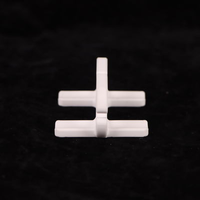 Resistencia a la flexión de la cerámica de óxido de aluminio blanco 200-400 MPa y expansión térmica 8.9 X 10-6/K para aplicaciones de alta temperatura