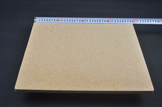 Estantes de horno de cordierita y mullita con bordes lisos para cocción, ofreciendo rendimiento en hornos de cerámica y alfarería