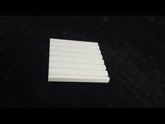 con un contenido de aluminio superior a 10%, pero no superior a 50%